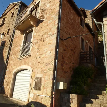 L'oustal De Sophie,en Aveyron, A * Montjaux